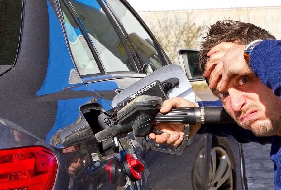 Benzin sparen beim Autofahren